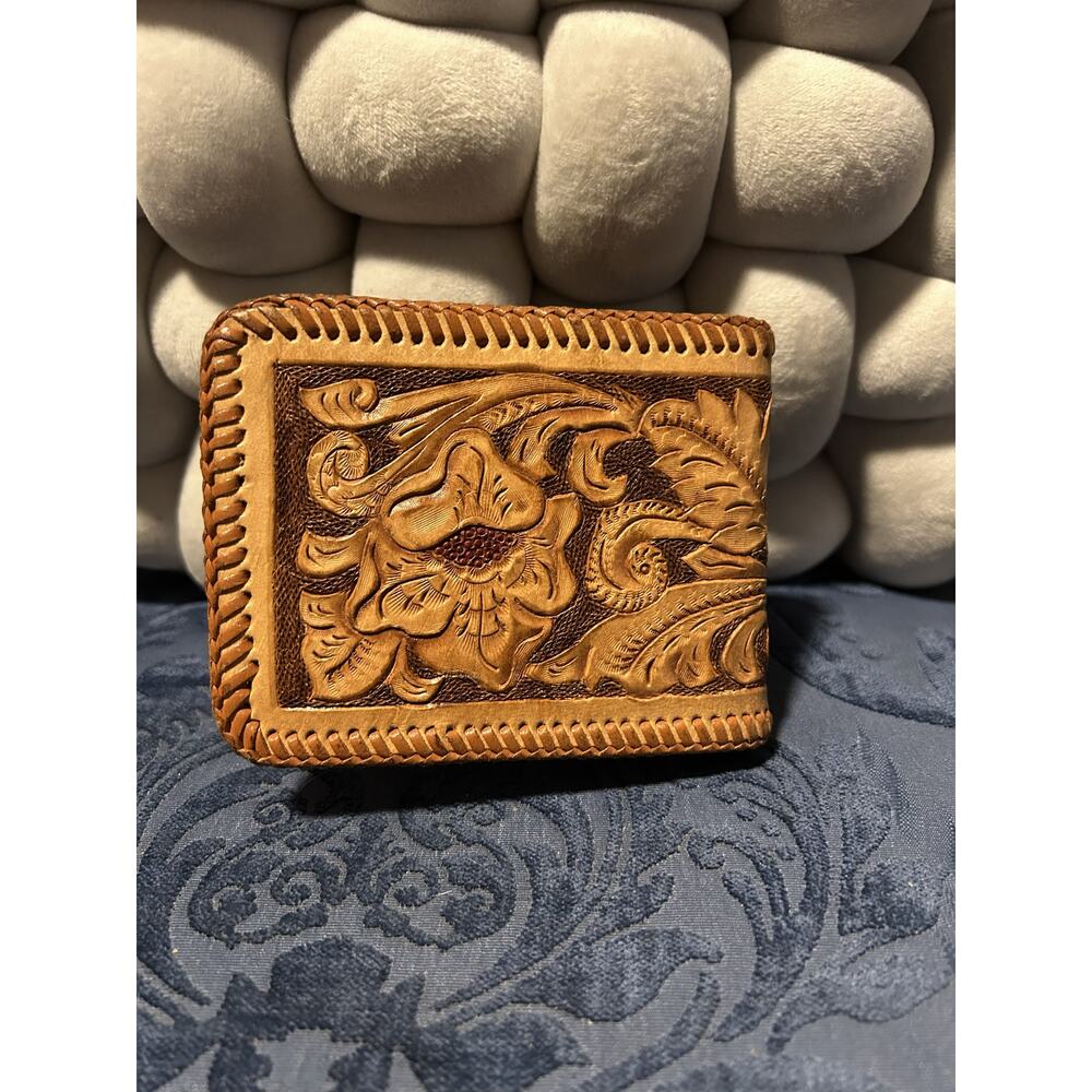 Hand-tooled Leather Bifold Wallet with Floral Pattern